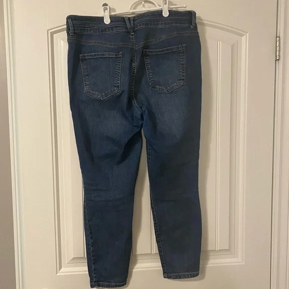 Jeans - Picture 4 of 4